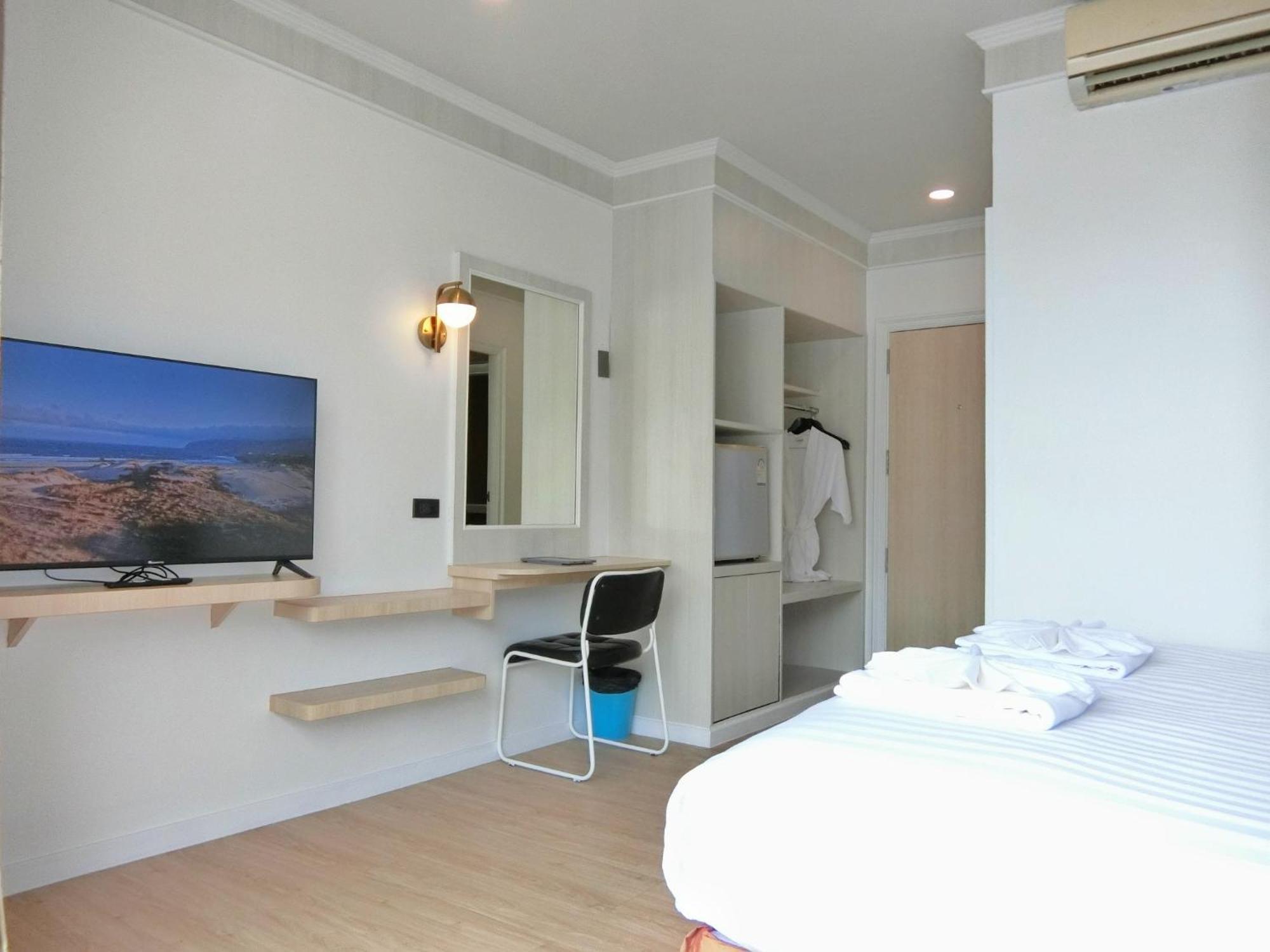 Sira Boutique Residence - Newly Renovated Patong Bagian luar foto