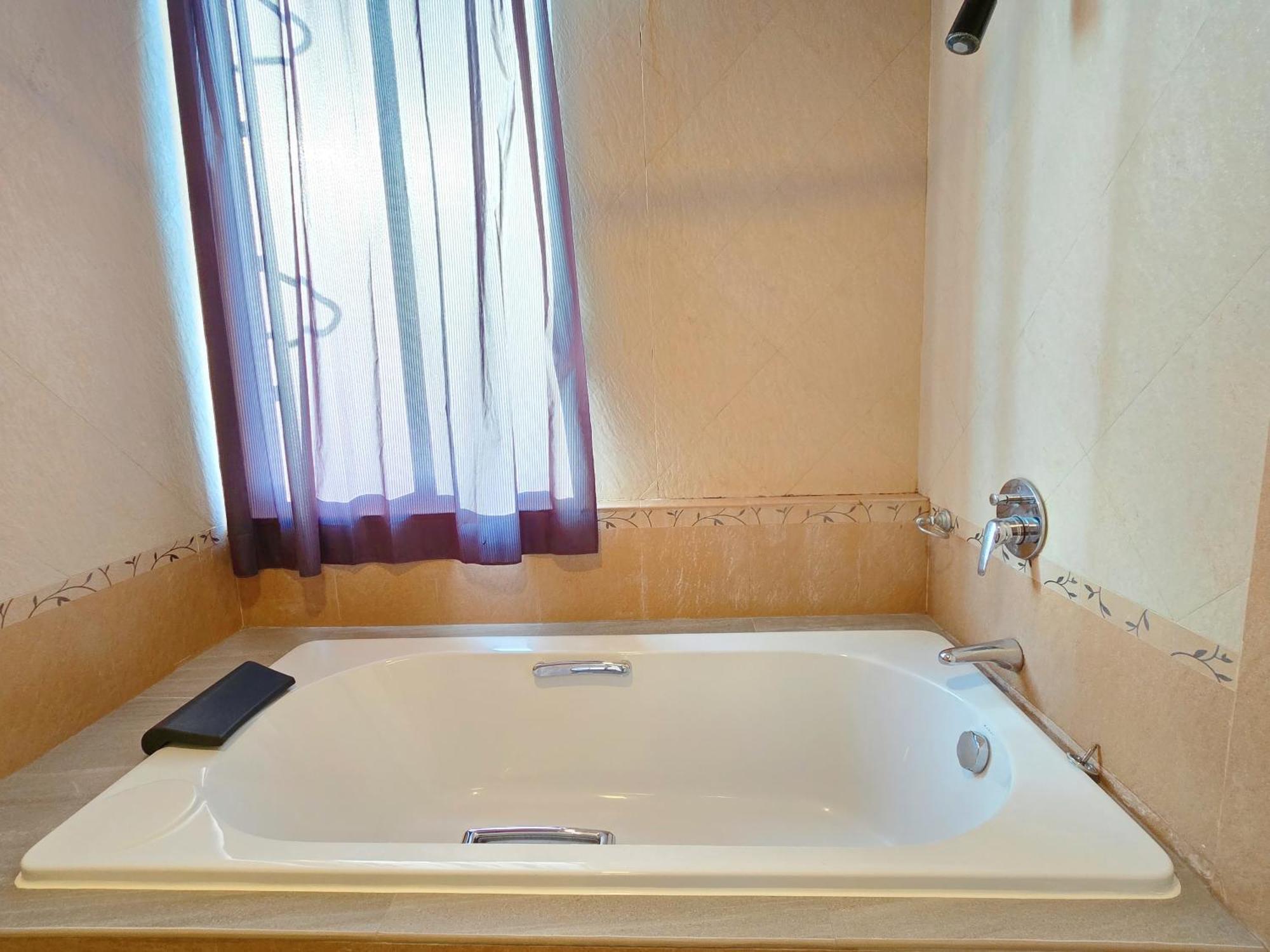 Sira Boutique Residence - Newly Renovated Patong Bagian luar foto